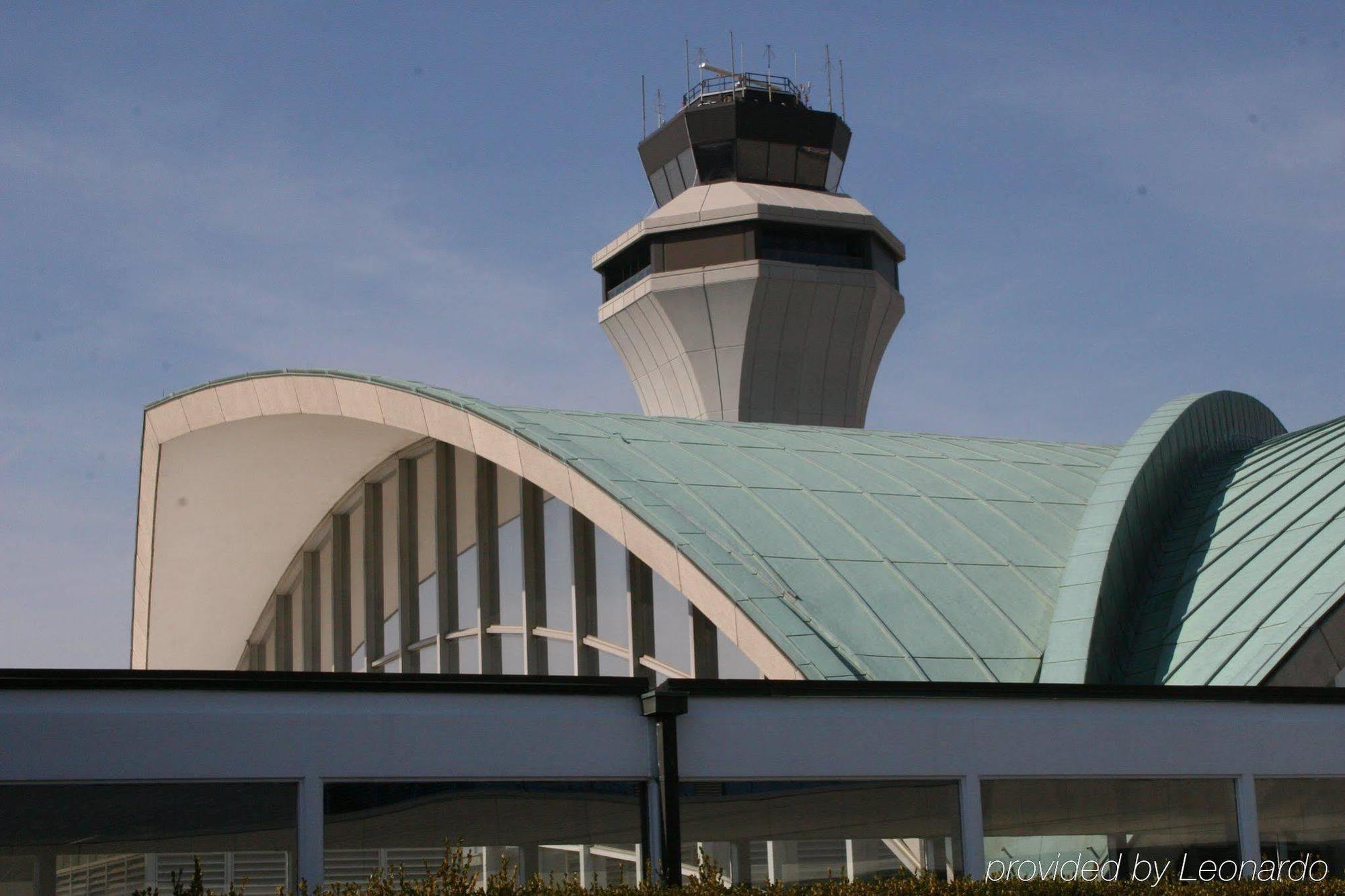 Renaissance St. Louis Airport Hotel Berkeley Dış mekan fotoğraf