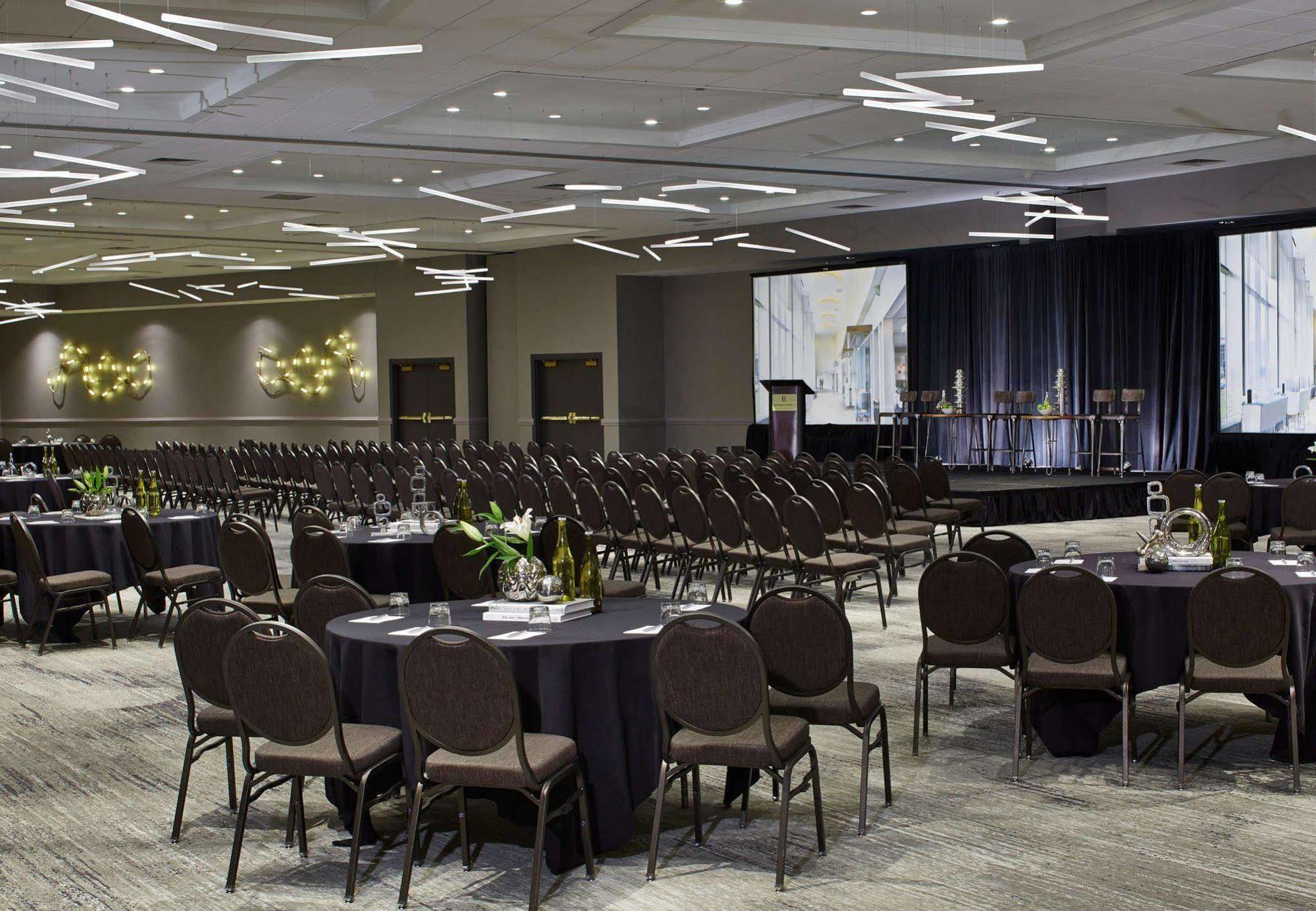Renaissance St. Louis Airport Hotel Berkeley Dış mekan fotoğraf